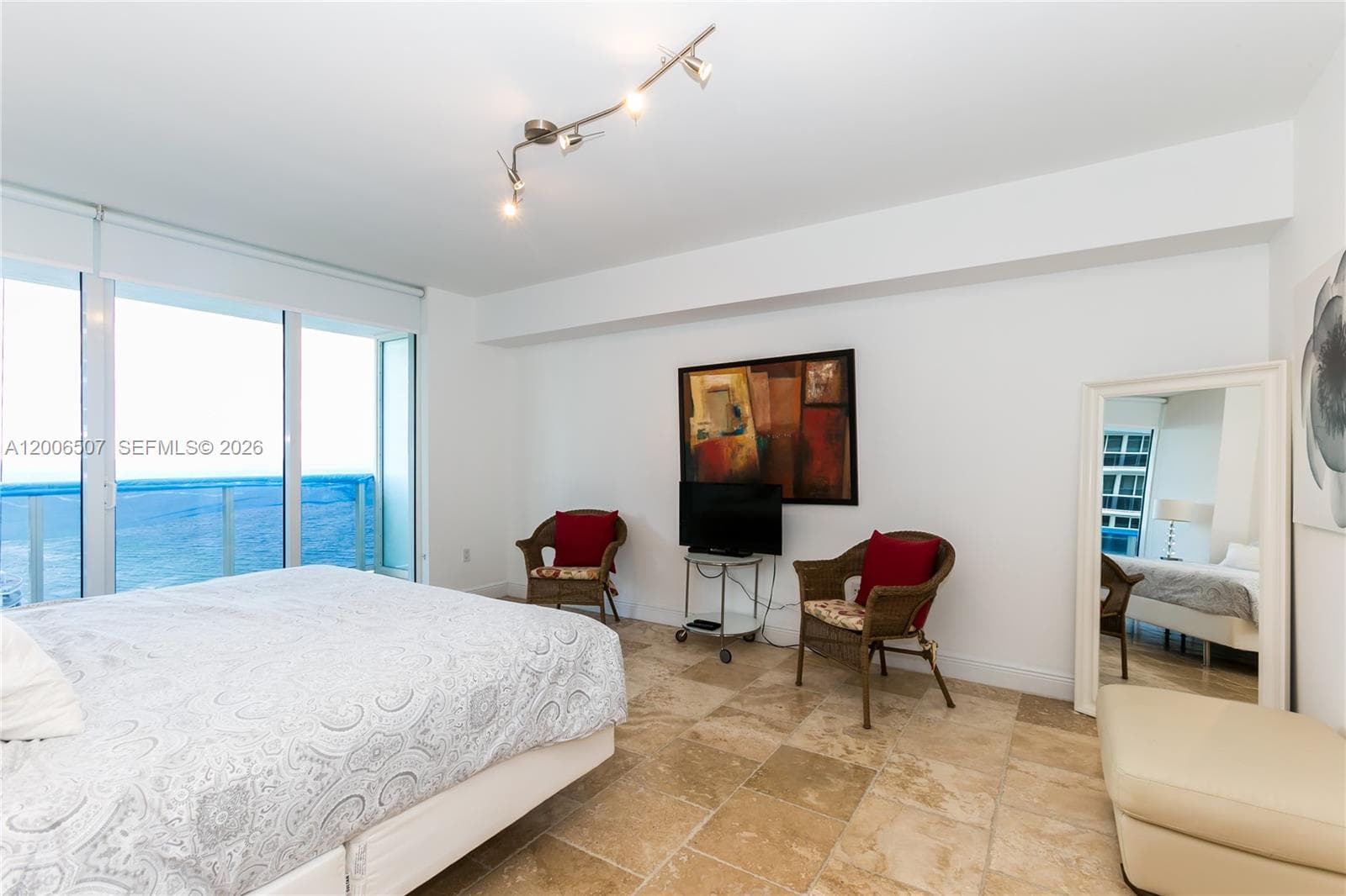 1830 OCEAN DR 4010 photo 7