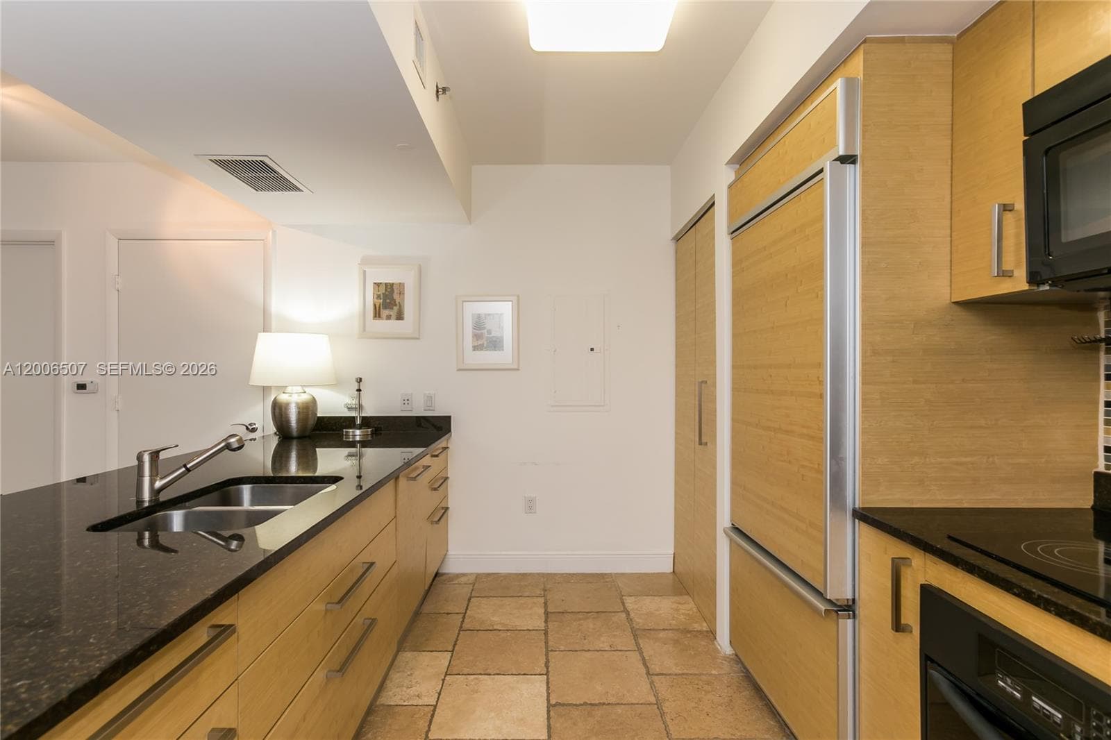 1830 OCEAN DR 4010 photo 5