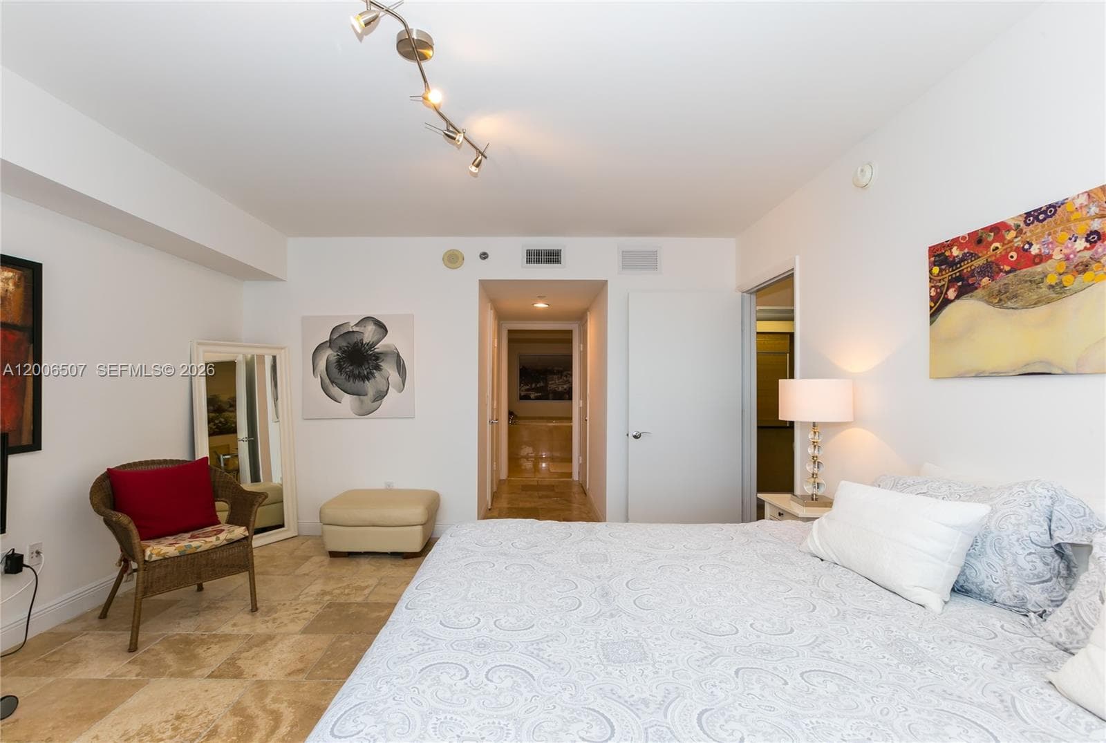 1830 OCEAN DR 4010 photo 8