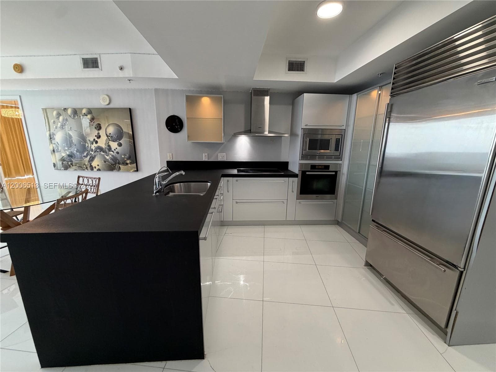 18201 Collins Ave 5105 photo 2