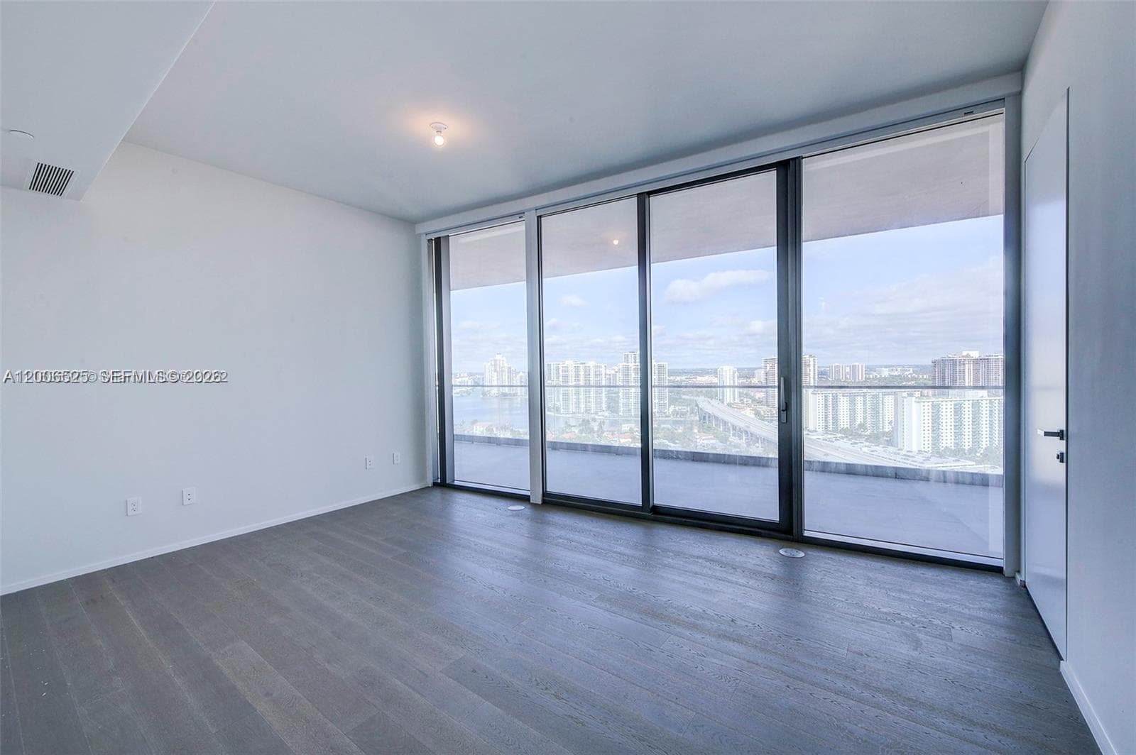 18975 Collins Ave 2205 photo 15