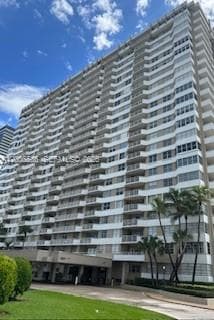 1985 Ocean Dr 21P photo 1