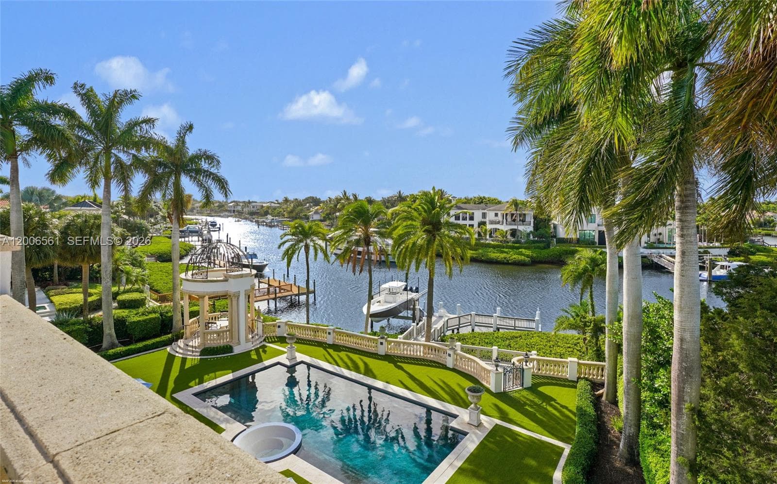 370 Eagle Dr photo 1