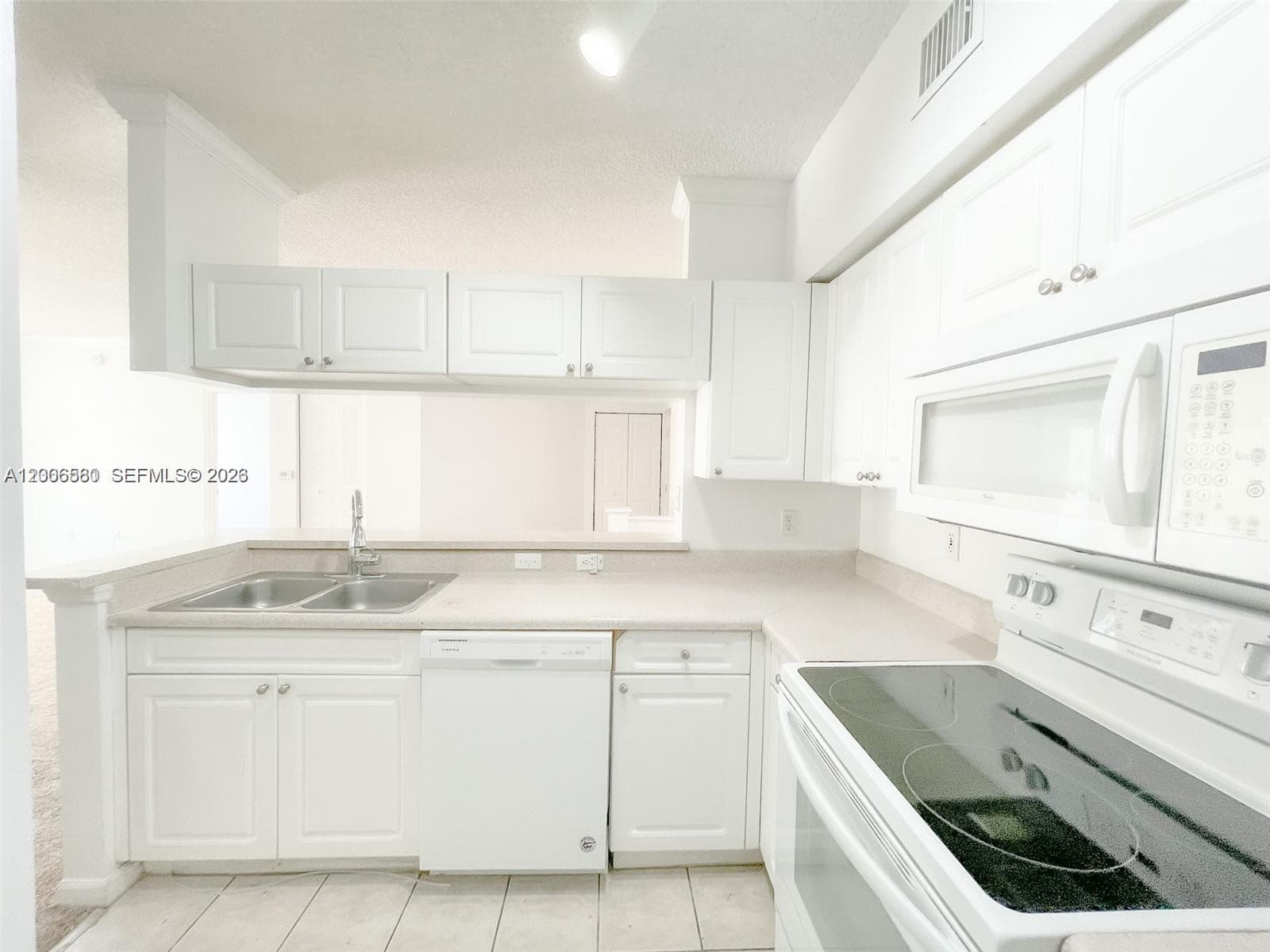 17150 Bay Rd 2602 photo 9