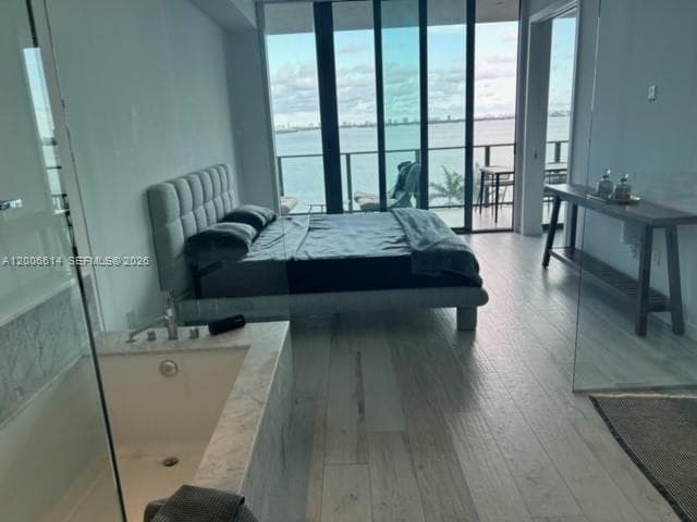 480 31st St 905 photo 13