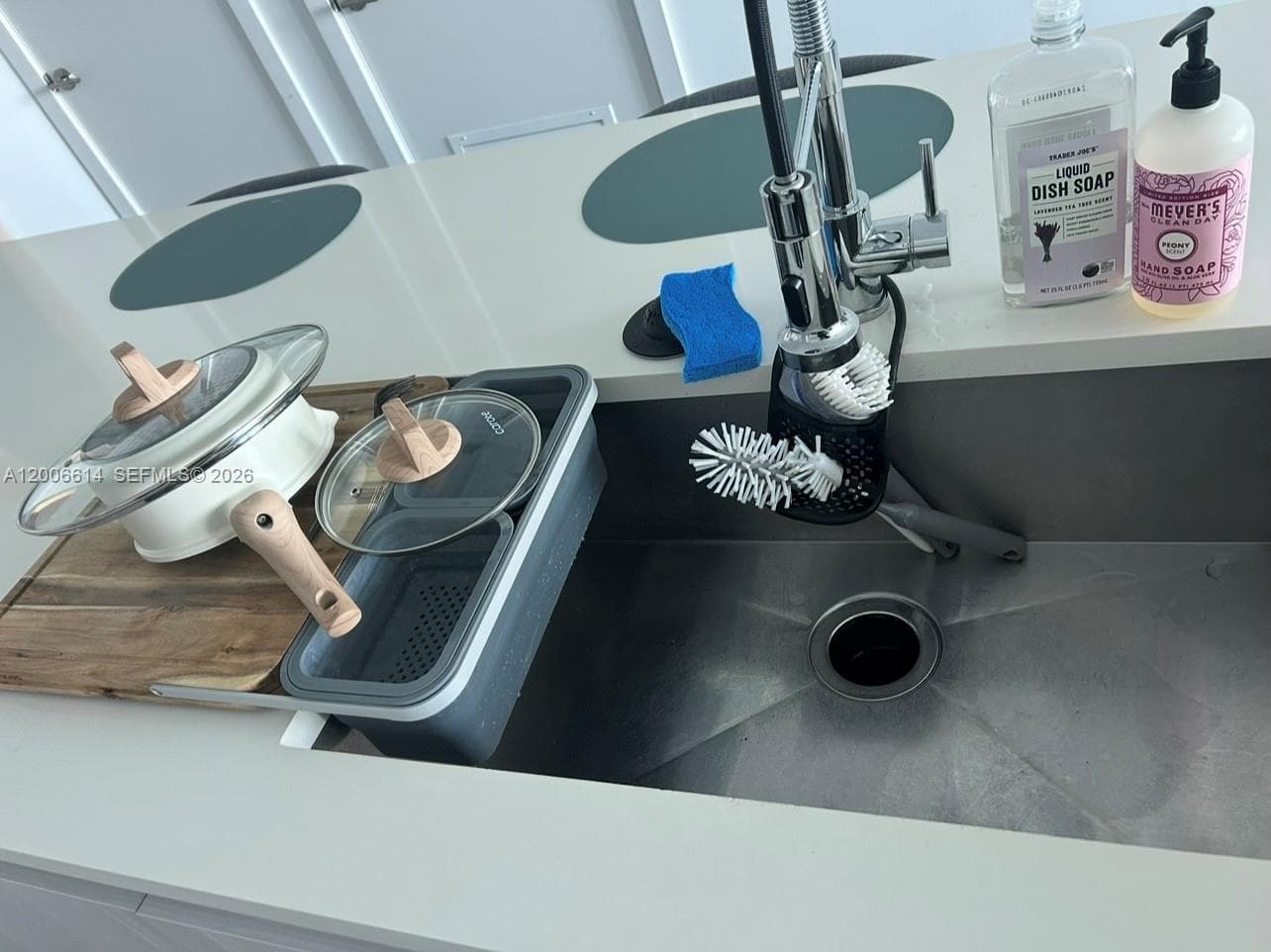 480 31st St 905 photo 7