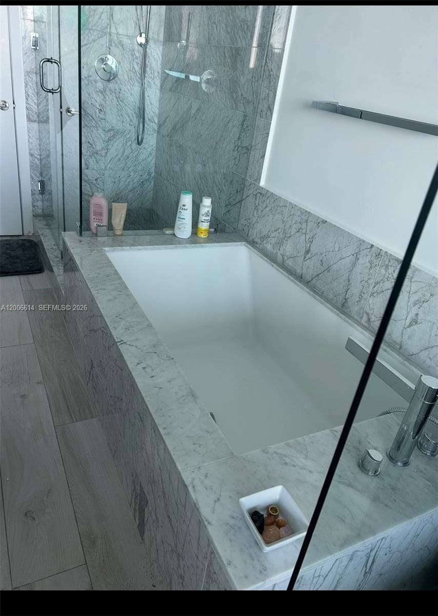 480 31st St 905 photo 10