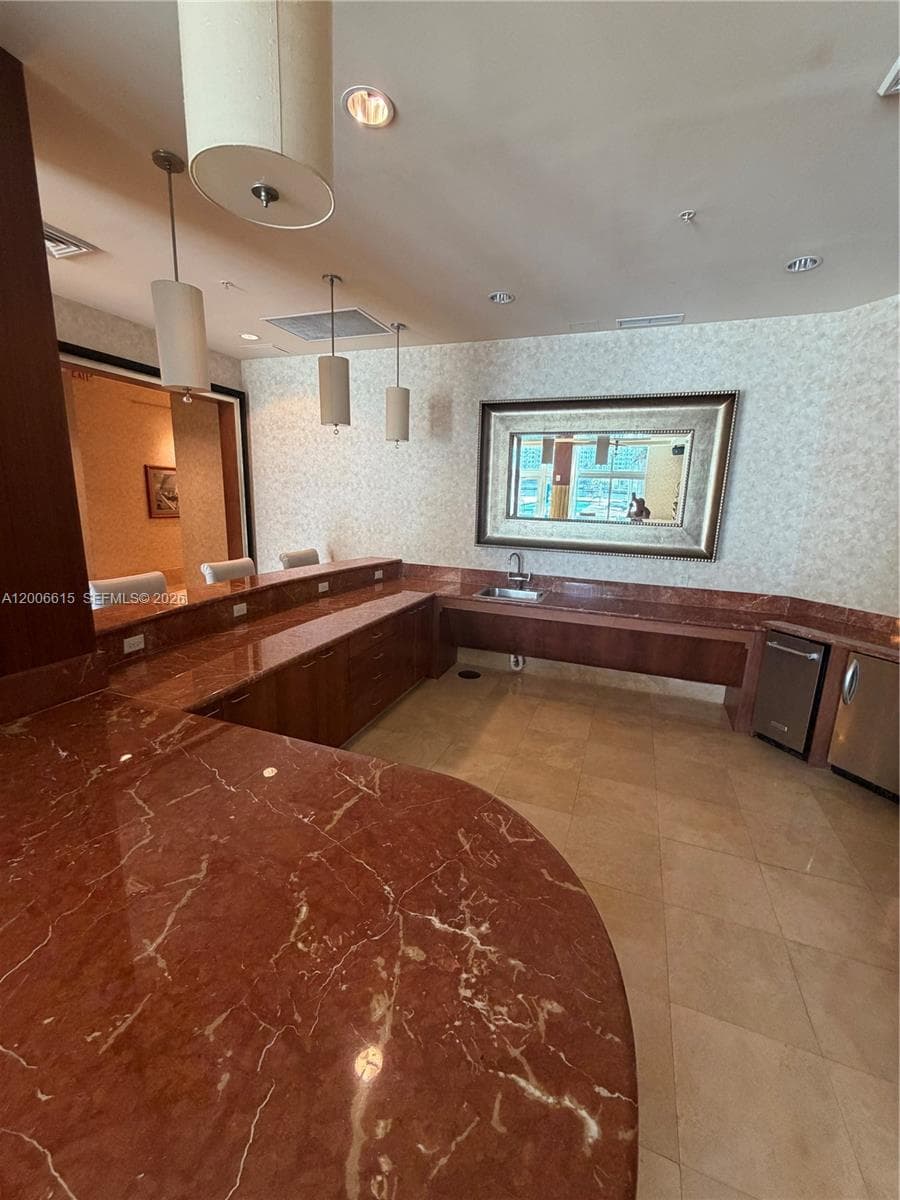 1945 Ocean Dr 603 photo 13