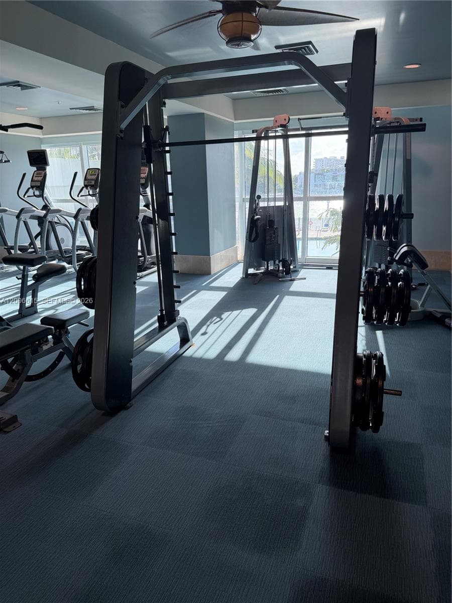 1945 Ocean Dr 603 photo 11