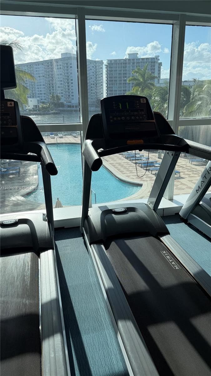 1945 Ocean Dr 603 photo 8