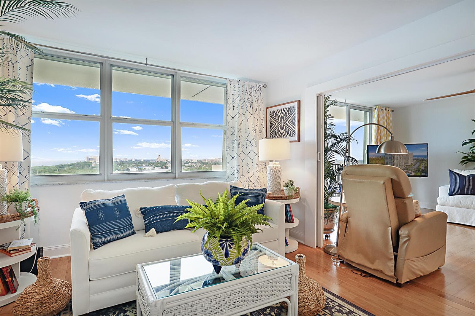 2121 N Ocean Boulevard 1507w photo 17