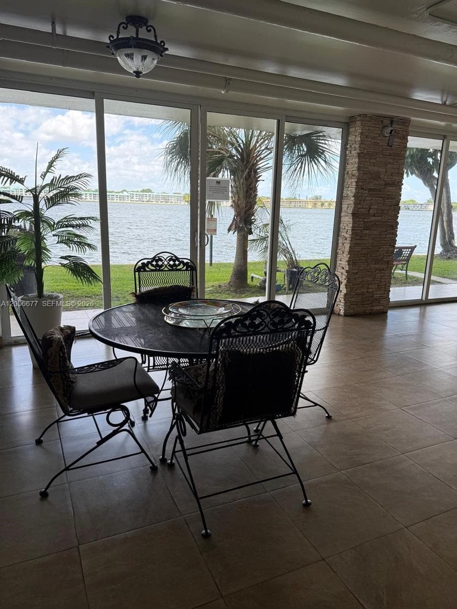 1175 Miami Gardens Dr 703 photo 6