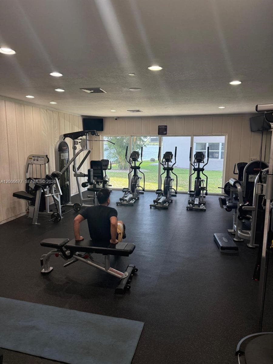 1175 Miami Gardens Dr 703 photo 17