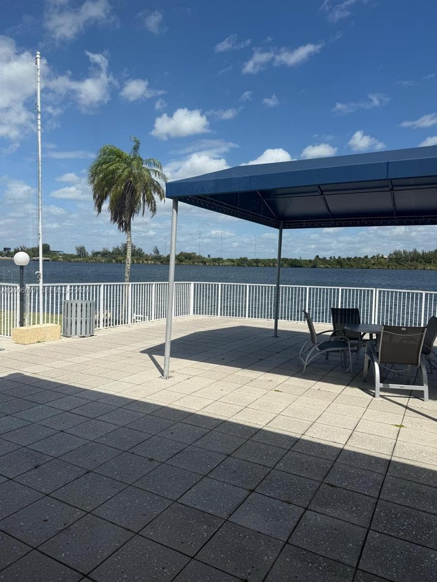 1175 Miami Gardens Dr 703 photo 14