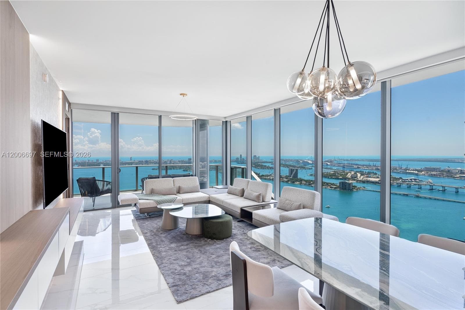 700 24th ST 5407 photo 2