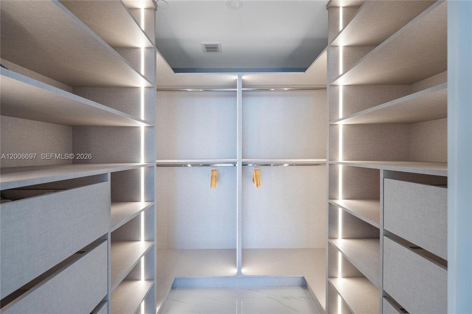 700 24th ST 5407 photo 17