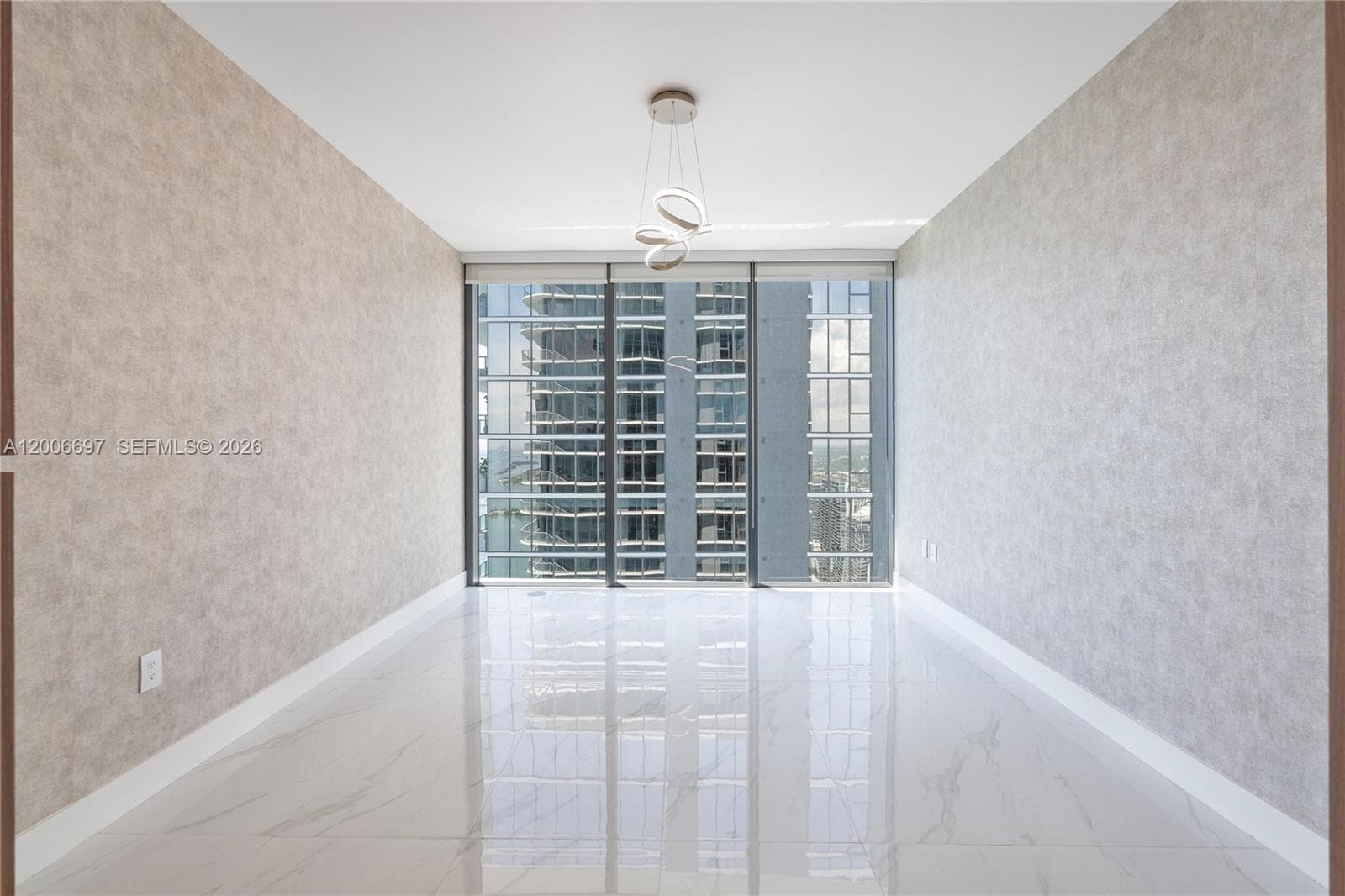 700 24th ST 5407 photo 9