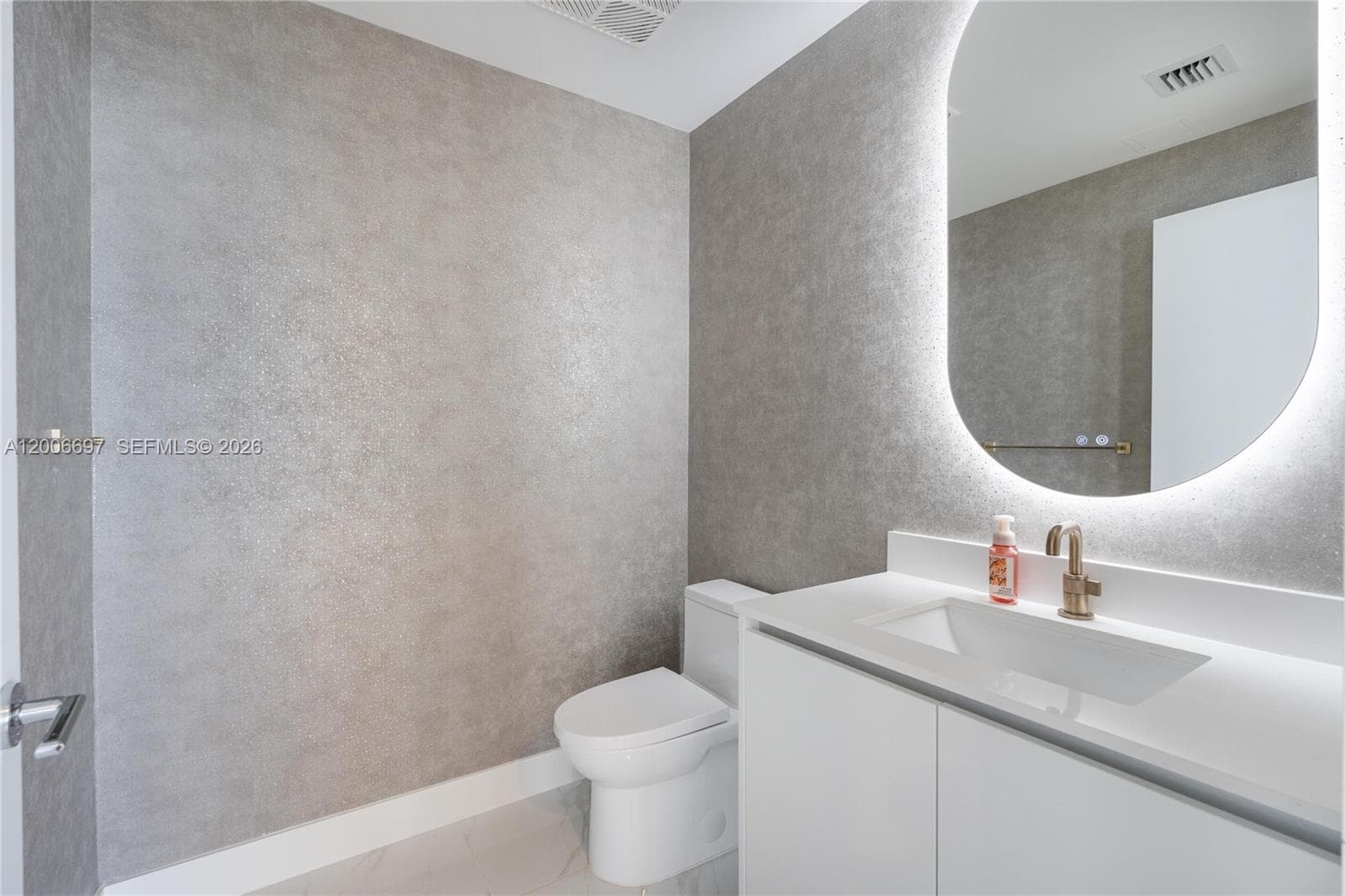 700 24th ST 5407 photo 18