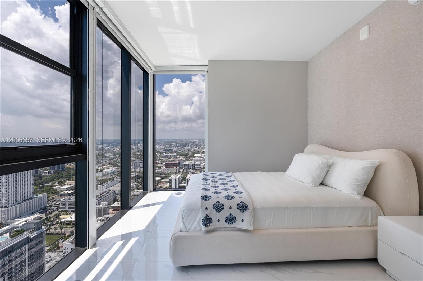 700 24th ST 5407 photo 19