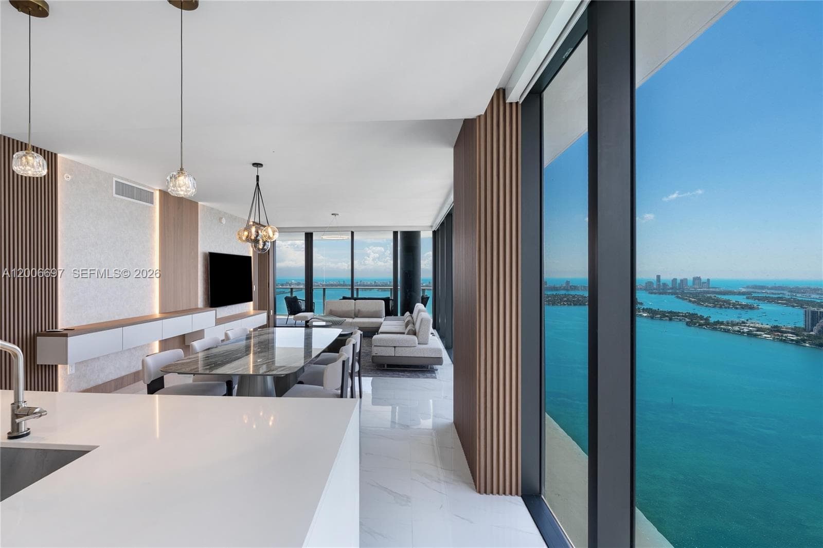 700 24th ST 5407 photo 4