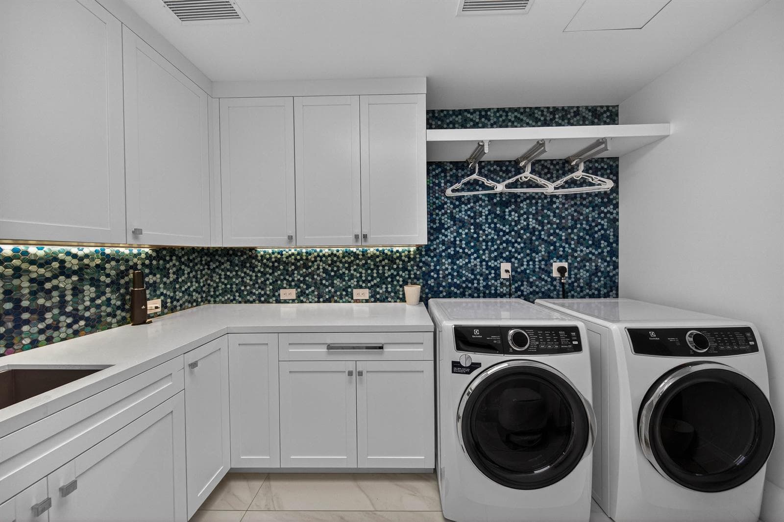 3109 NE 42nd Court photo 12