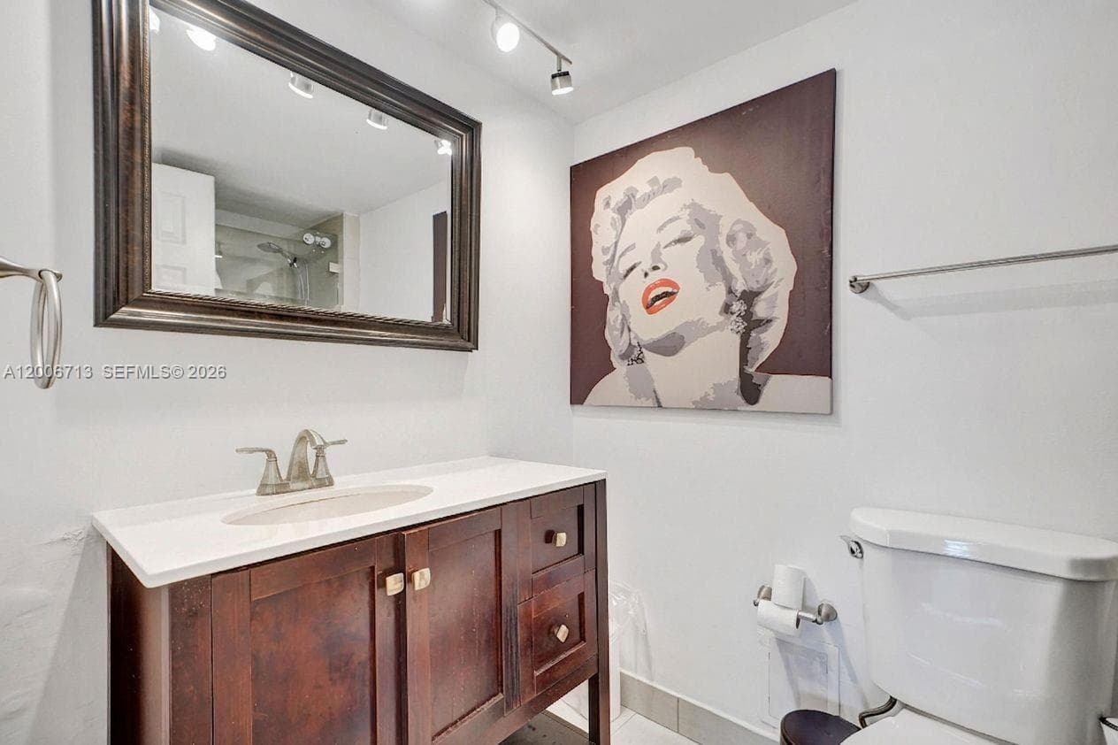 6770 Indian Creek Dr 14C photo 20