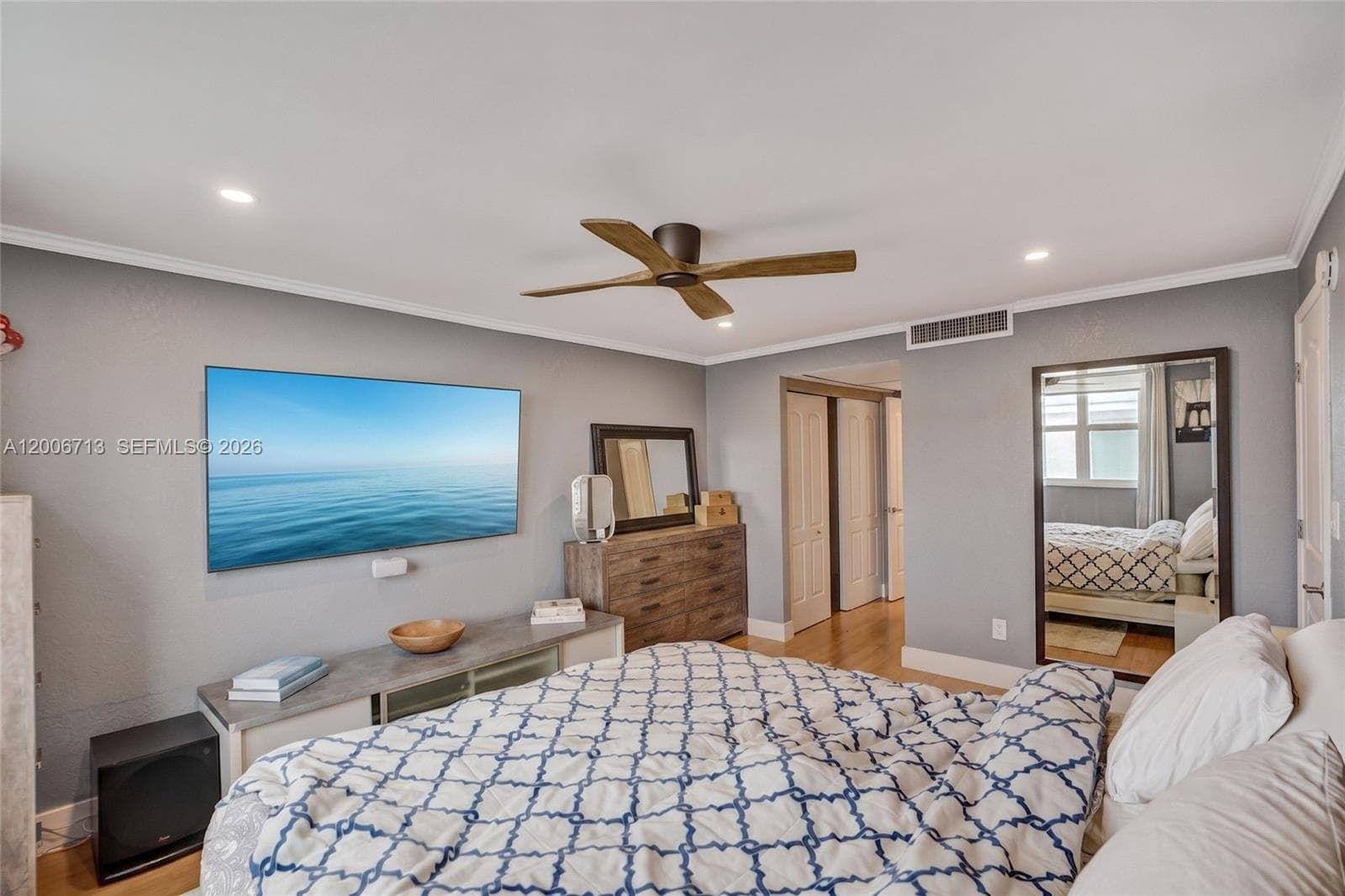 6770 Indian Creek Dr 14C photo 18