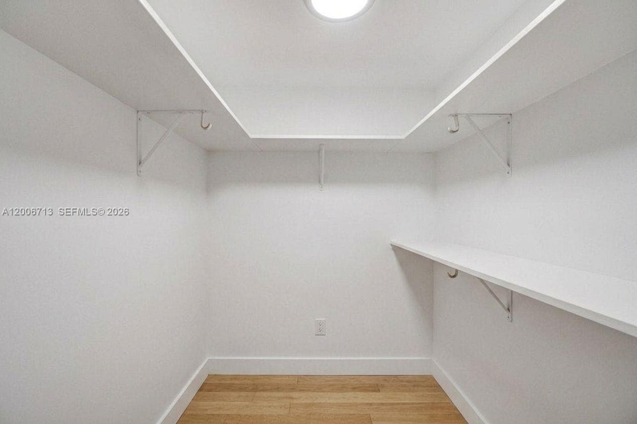 6770 Indian Creek Dr 14C photo 19