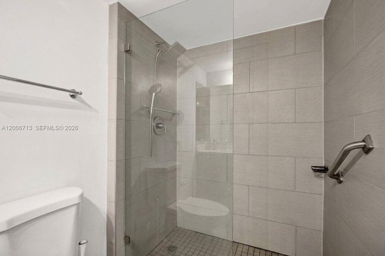 6770 Indian Creek Dr 14C photo 21