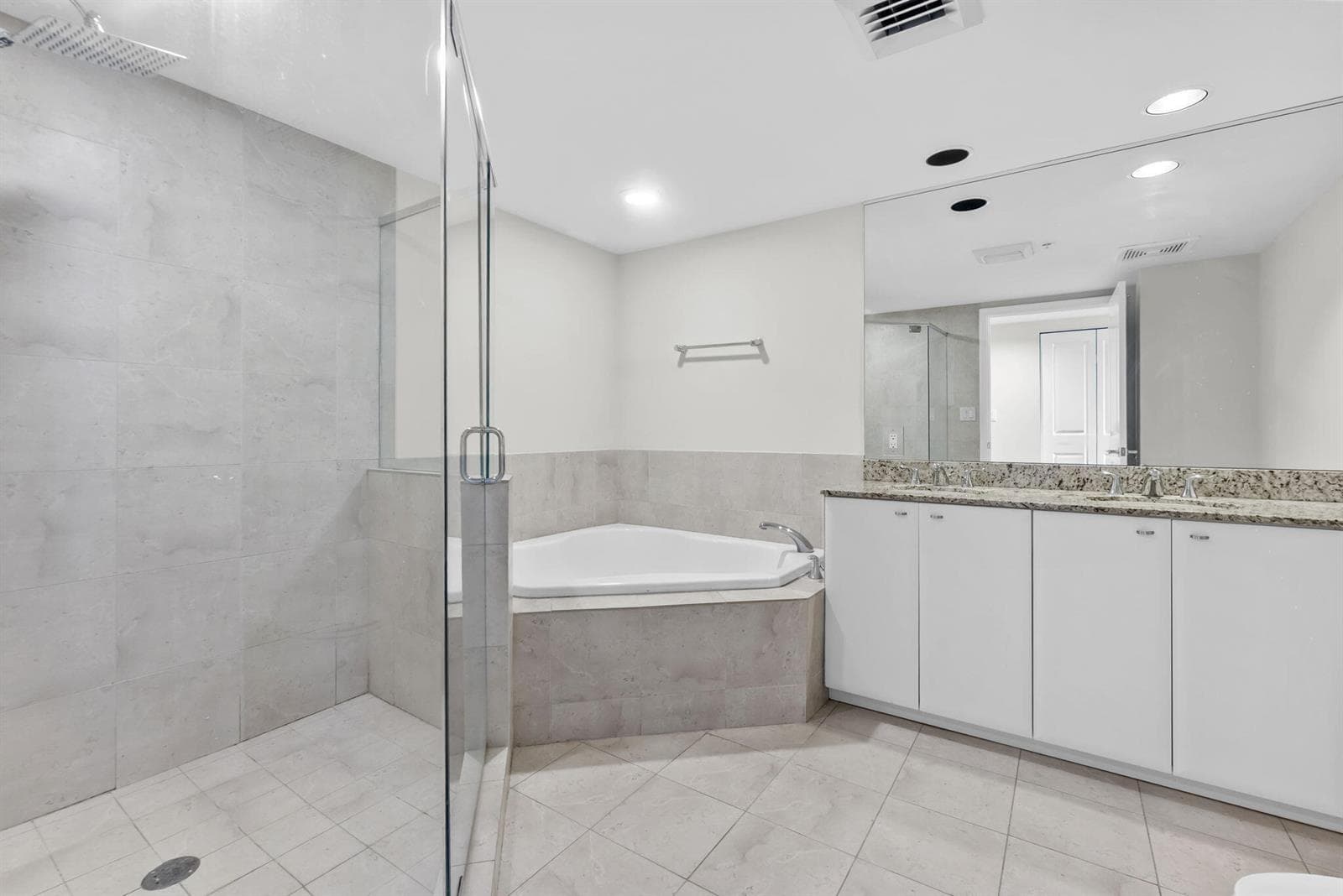 600 W Las Olas Boulevard 502s photo 18