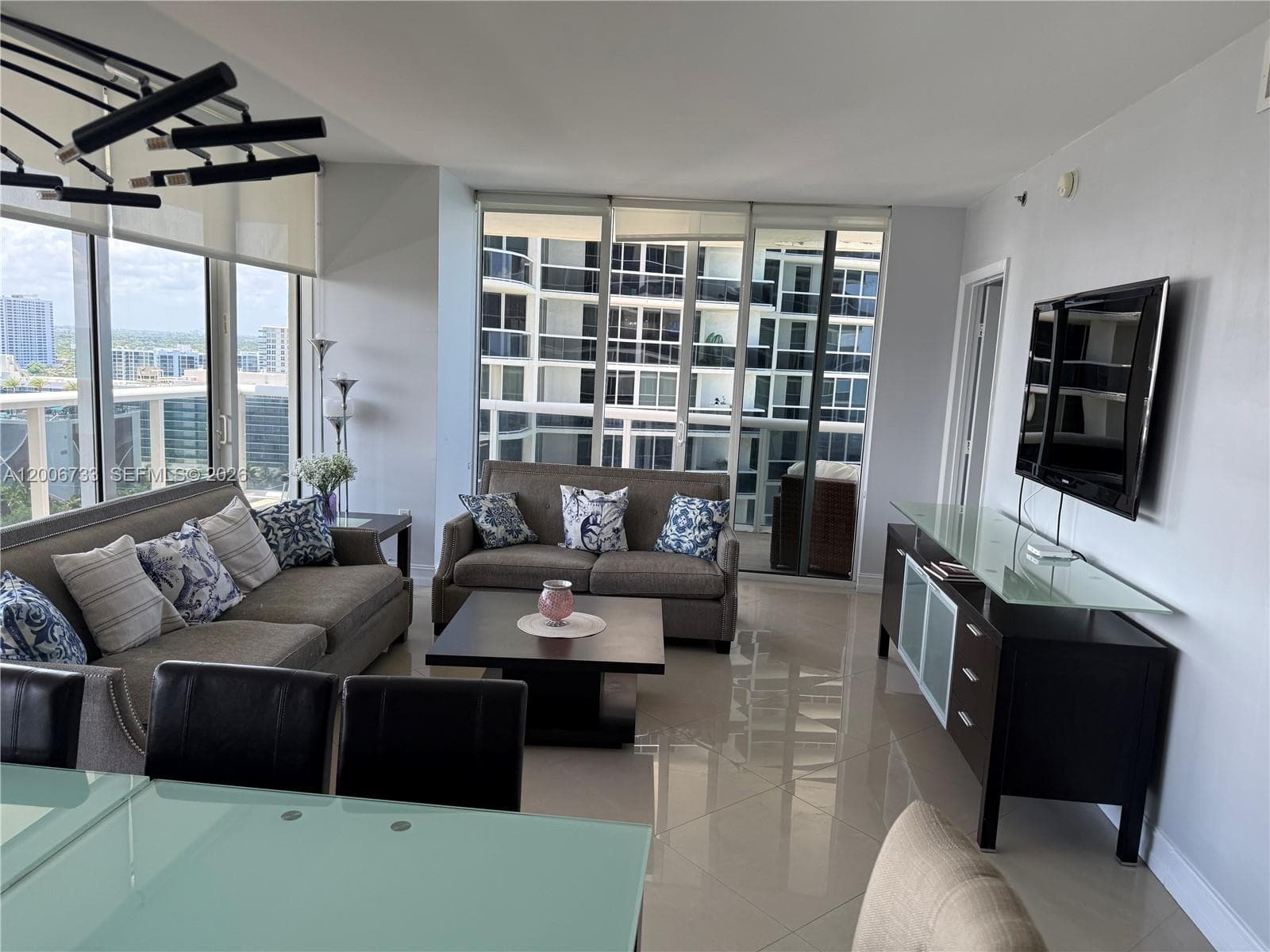 1830 S Ocean Dr 1708 photo 3