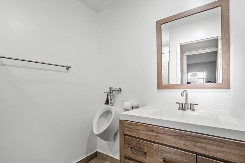 156 Seville photo 14