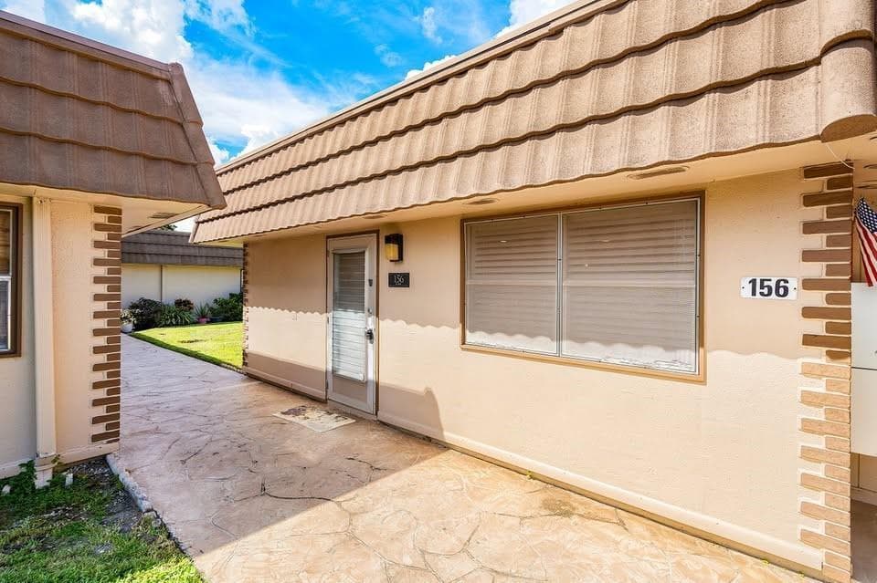 156 Seville photo 18