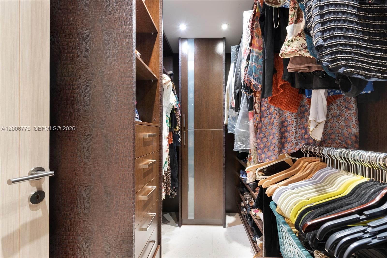 1945 Ocean Dr 1812 photo 17