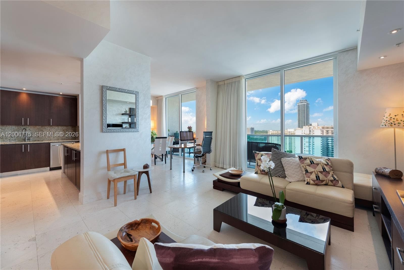 1945 Ocean Dr 1812 photo 3