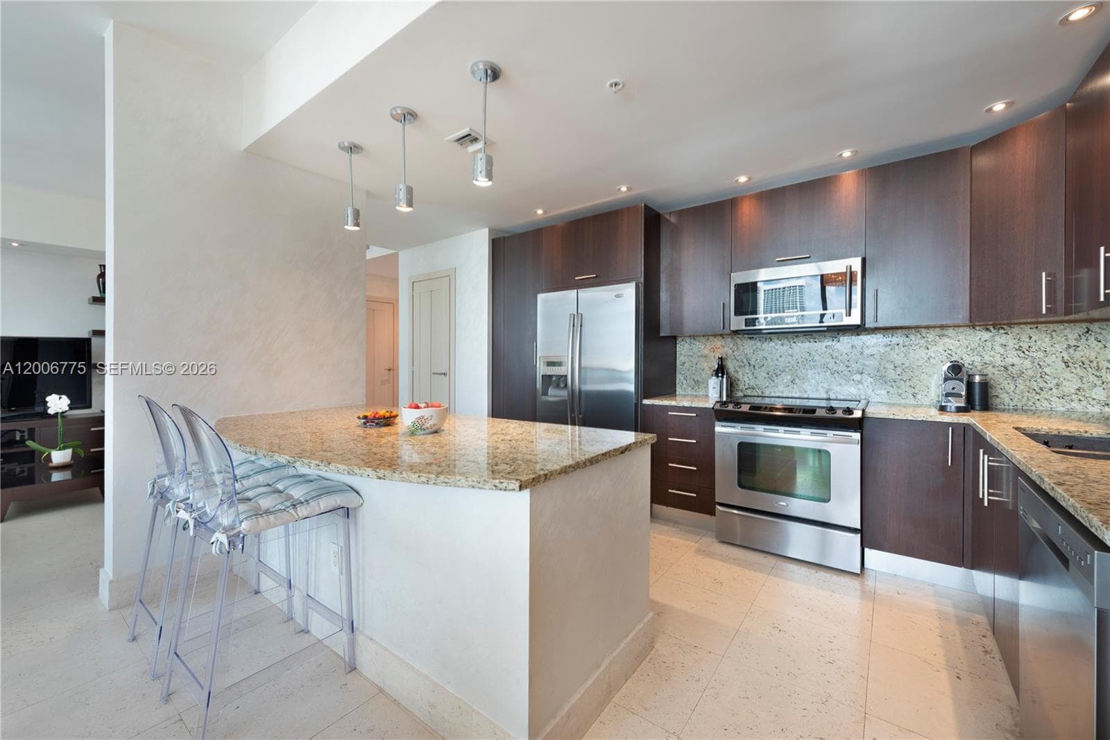 1945 Ocean Dr 1812 photo 1