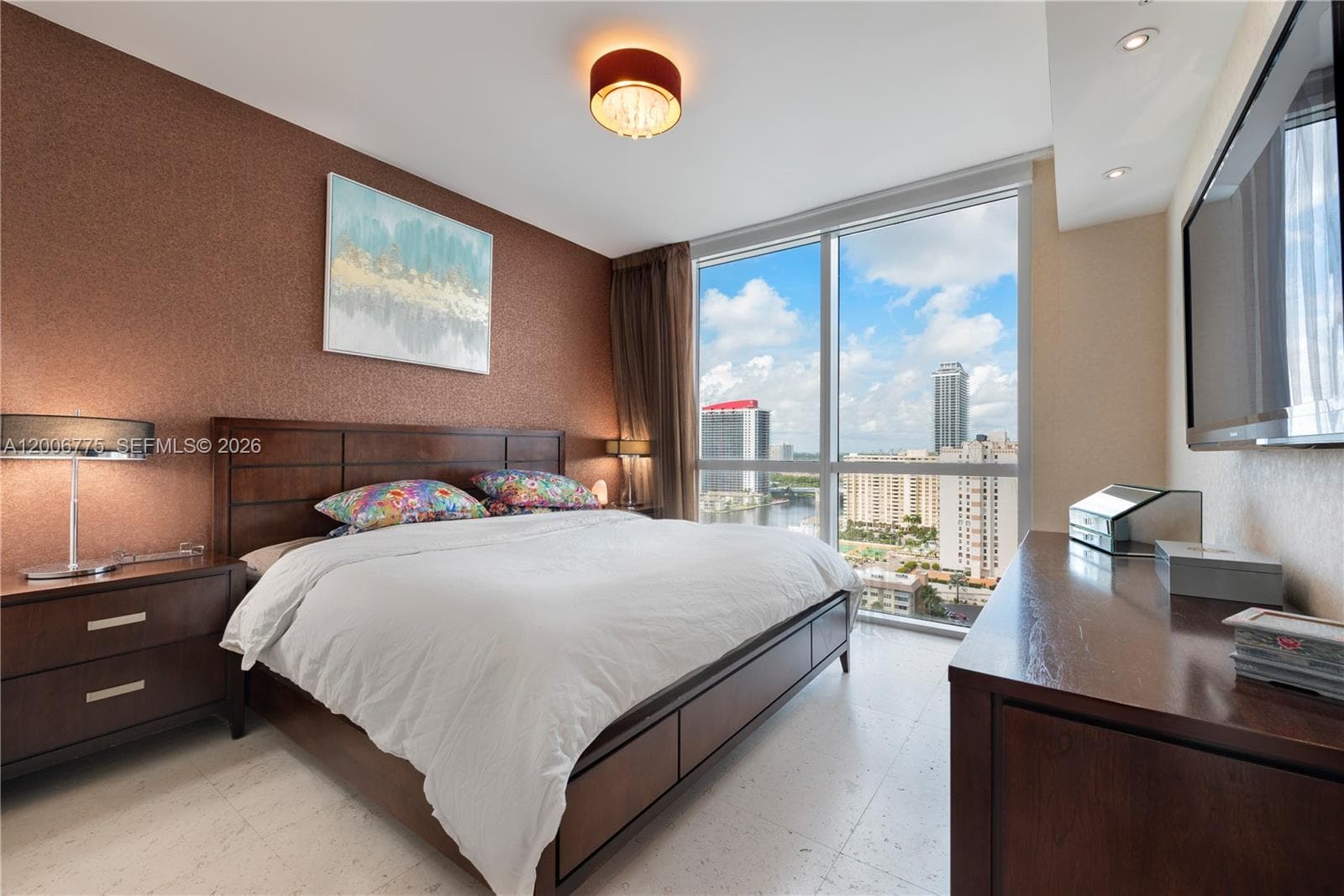 1945 Ocean Dr 1812 photo 15