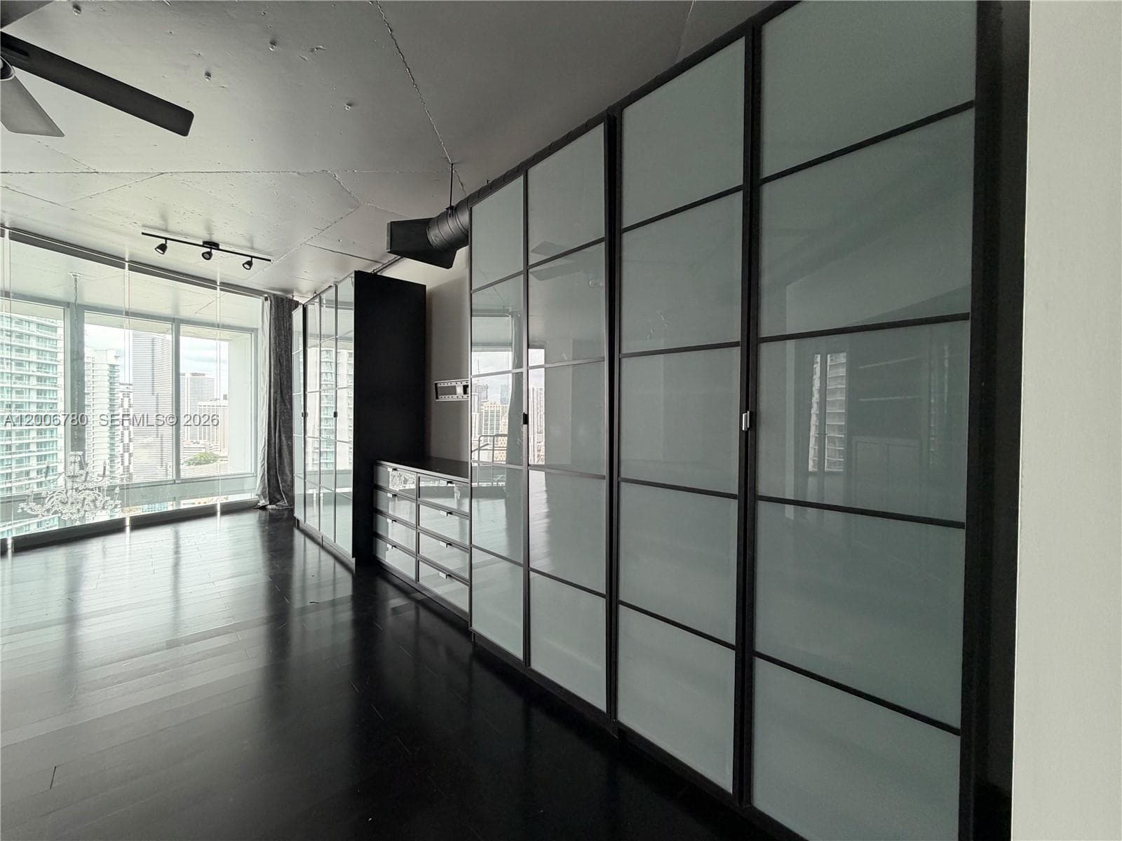 690 1st Ct PHI-01 photo 4