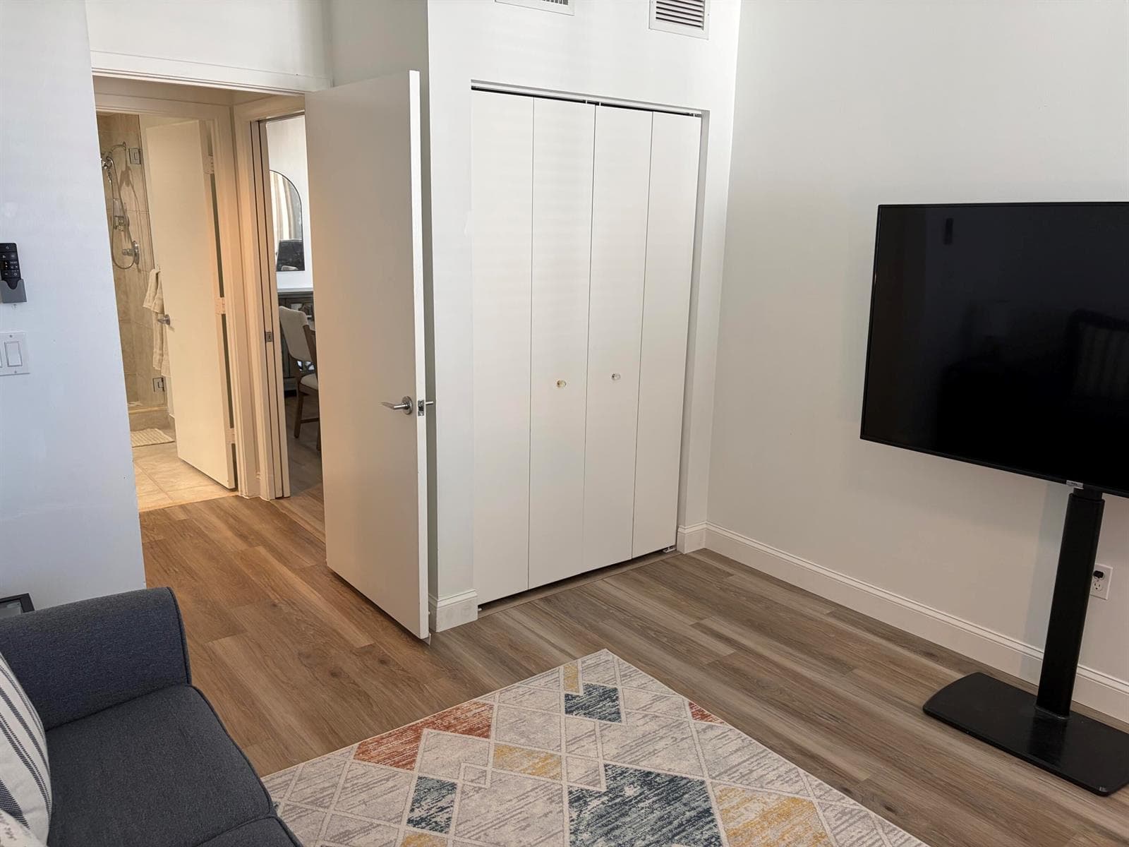 1551 N Flagler Drive 905 photo 18