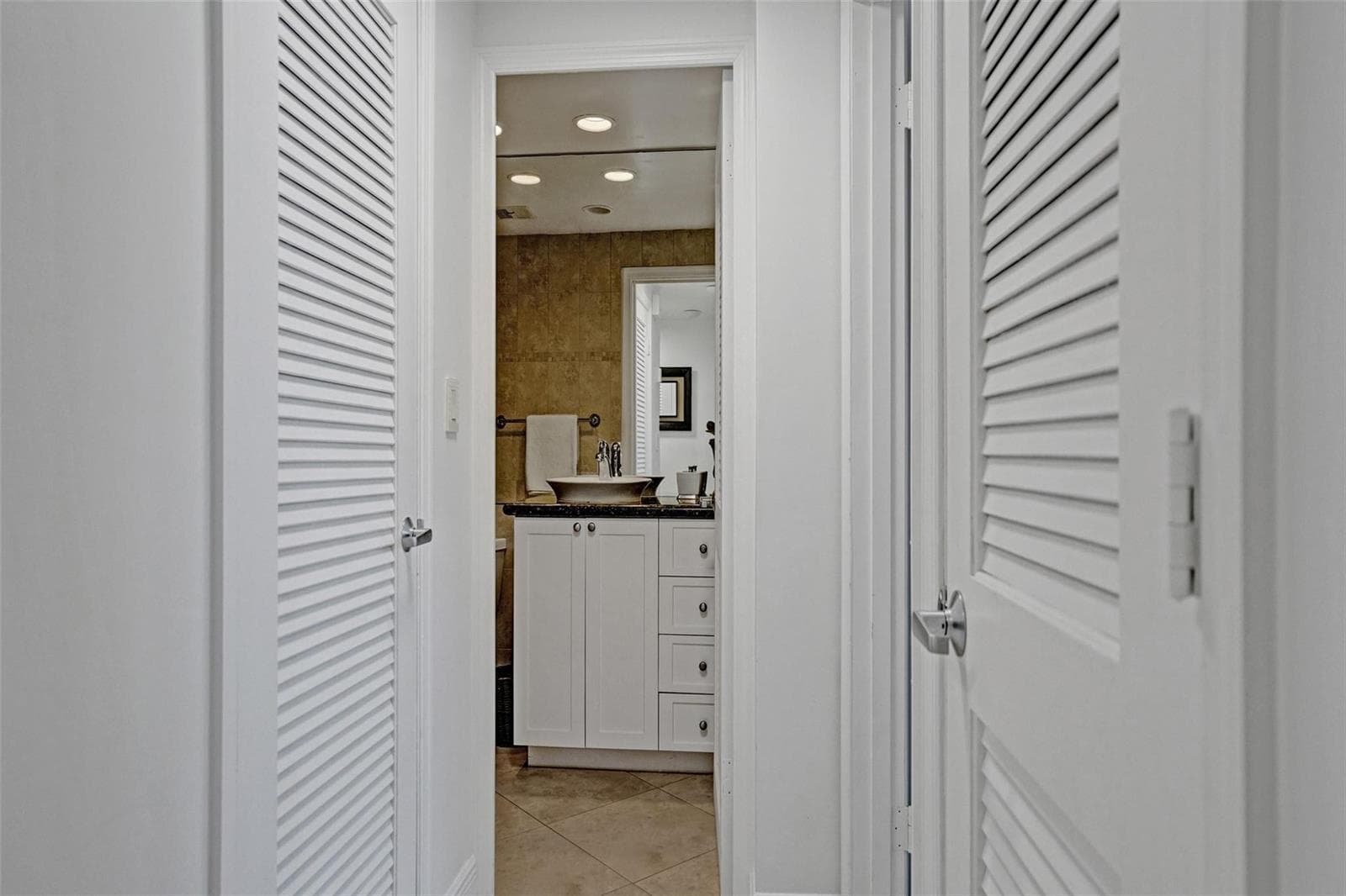 3333 NE 34th Street 1006 photo 13