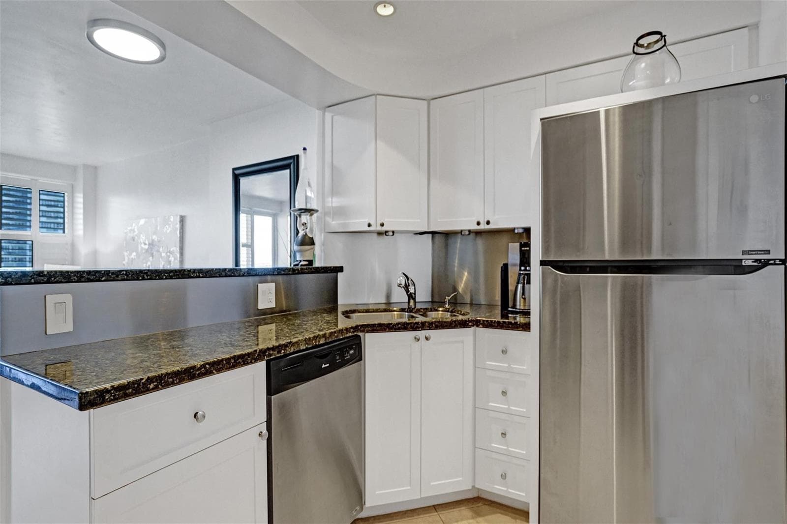 3333 NE 34th Street 1006 photo 12