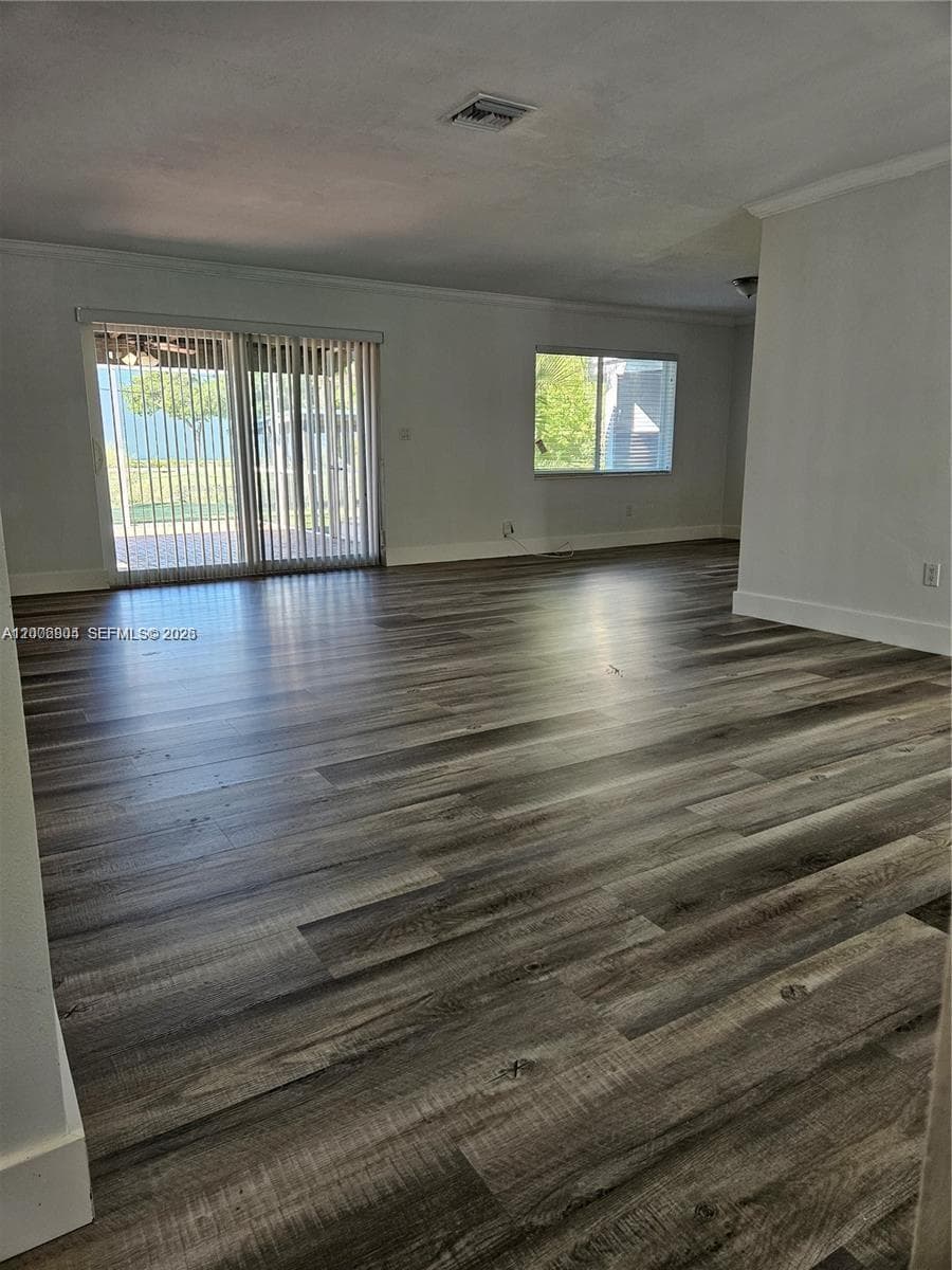 10050 Broad Channel Dr photo 5