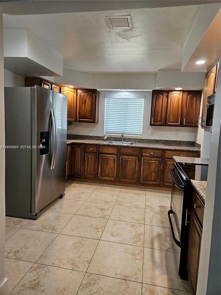 10050 Broad Channel Dr photo 4