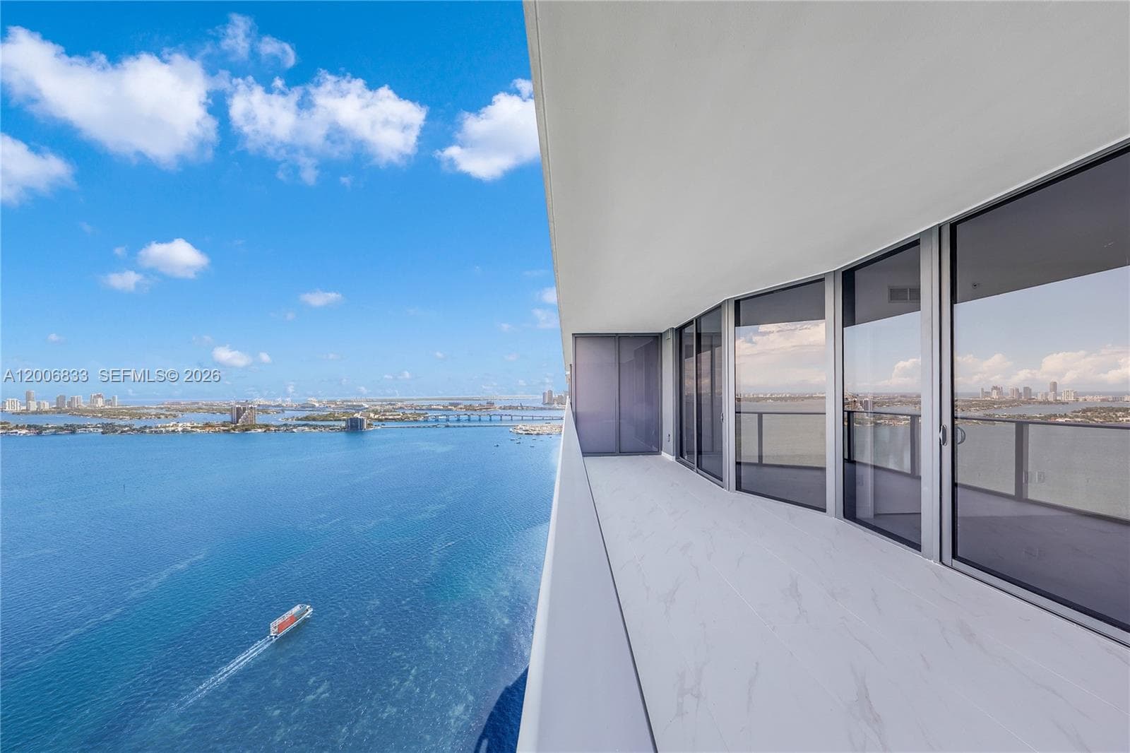 700 24 Street 3402 photo 3