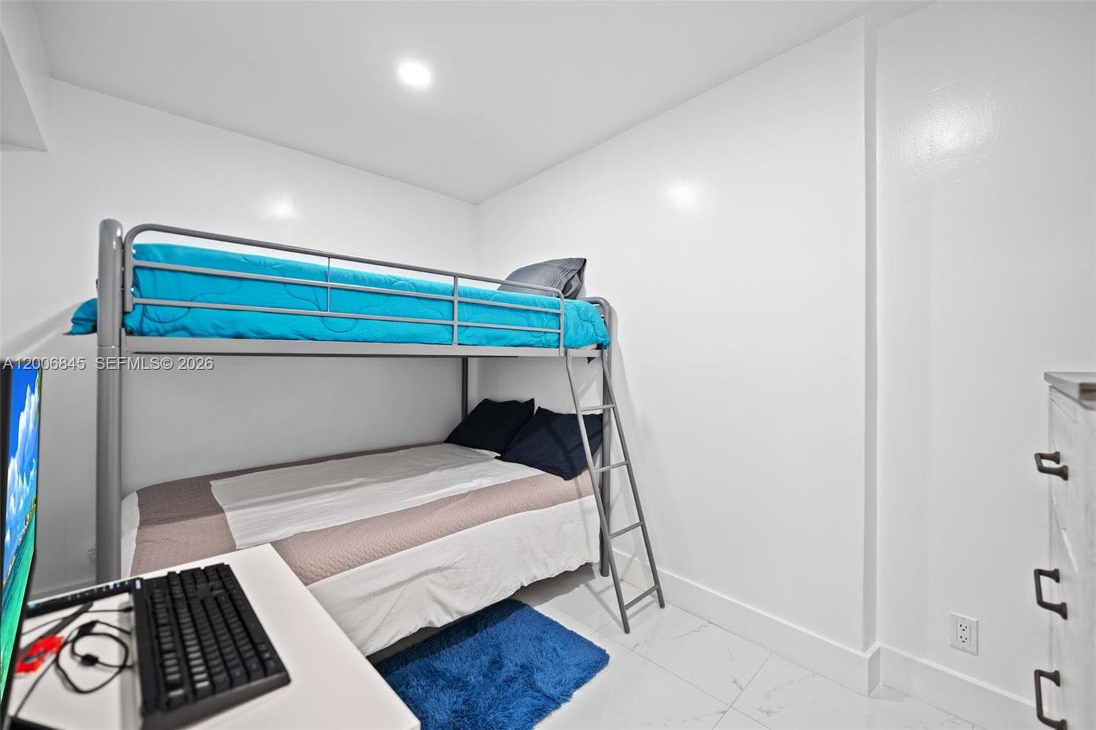 710 Ocean Blvd 1010 photo 16