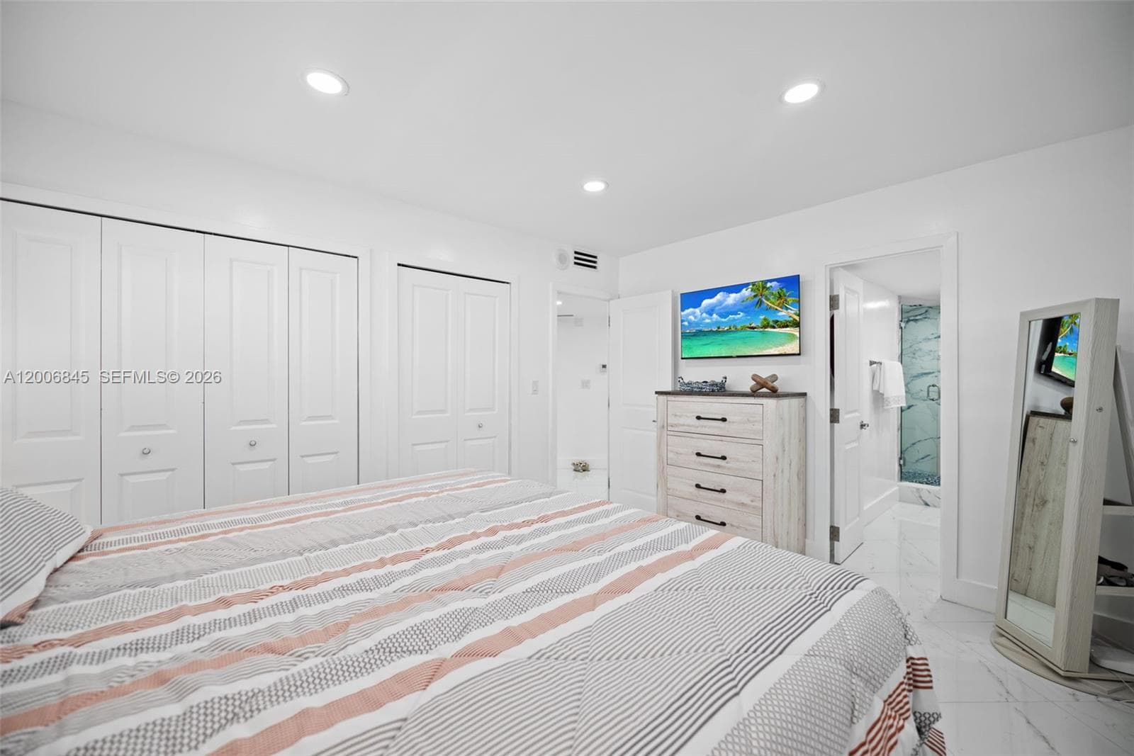 710 Ocean Blvd 1010 photo 14