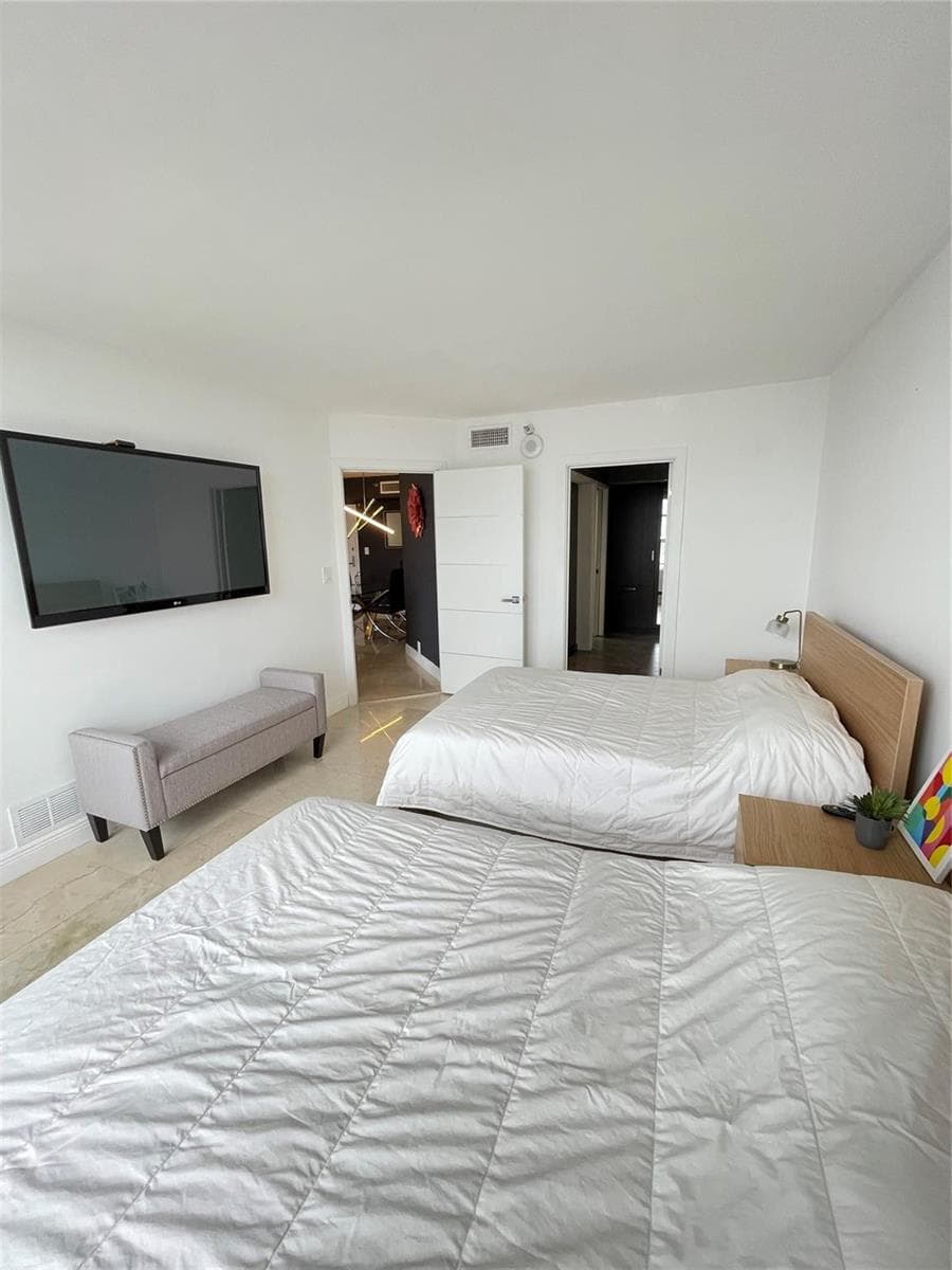 19101 NE 36th Place 1709 photo 17