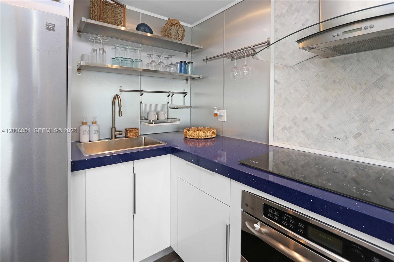 3300 Surf Rd 17A photo 9