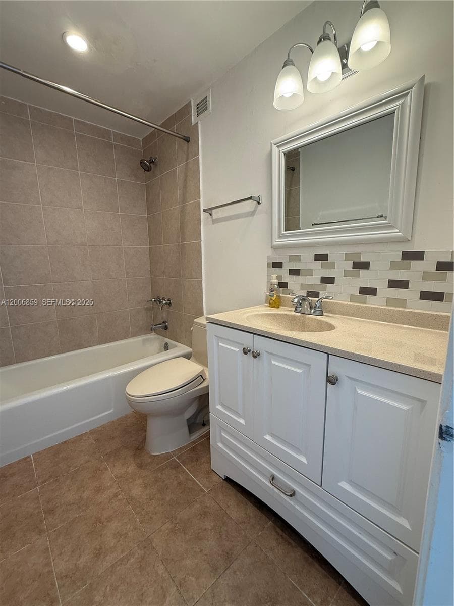 400 Kings Point Dr 608 photo 10