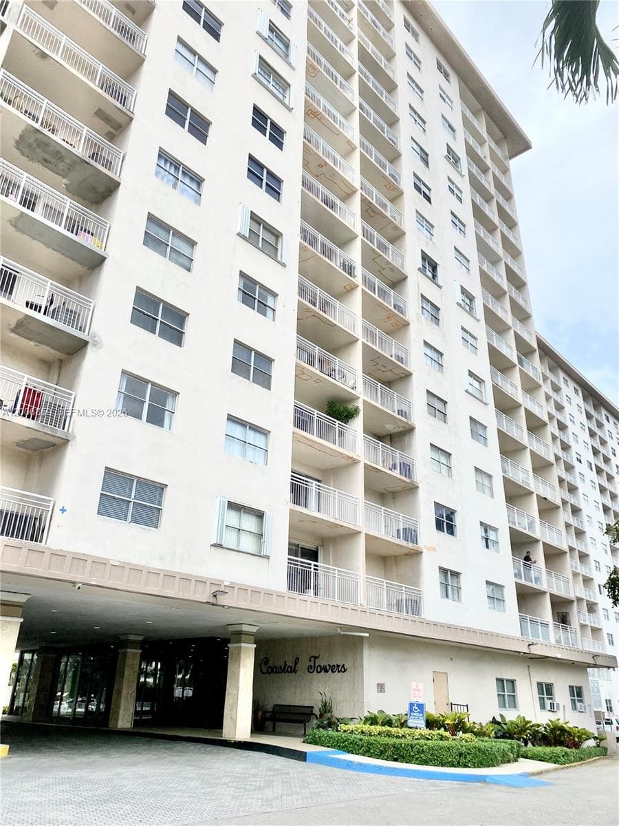 400 Kings Point Dr 608 photo 21